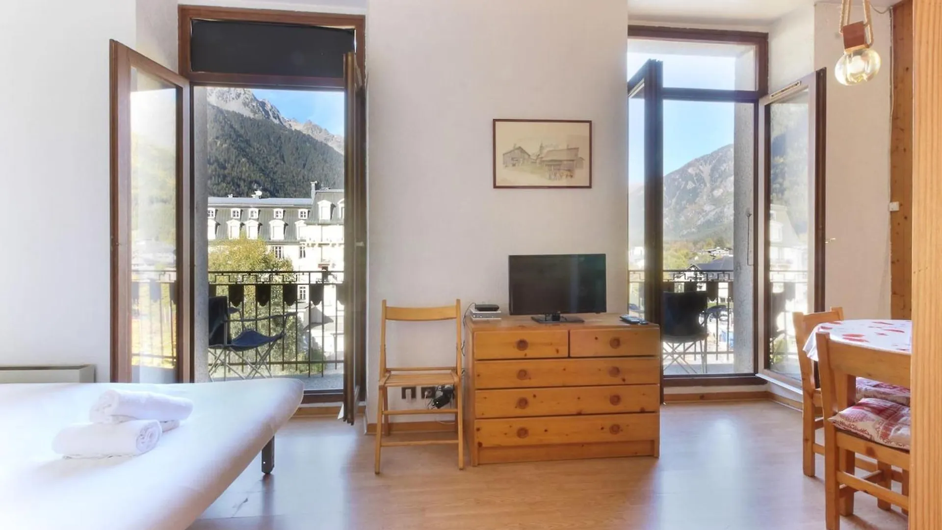 Carlton - Center Of Chamonix - Historic Building Apartment